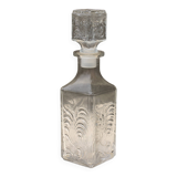 Carafe en verre ciselé
