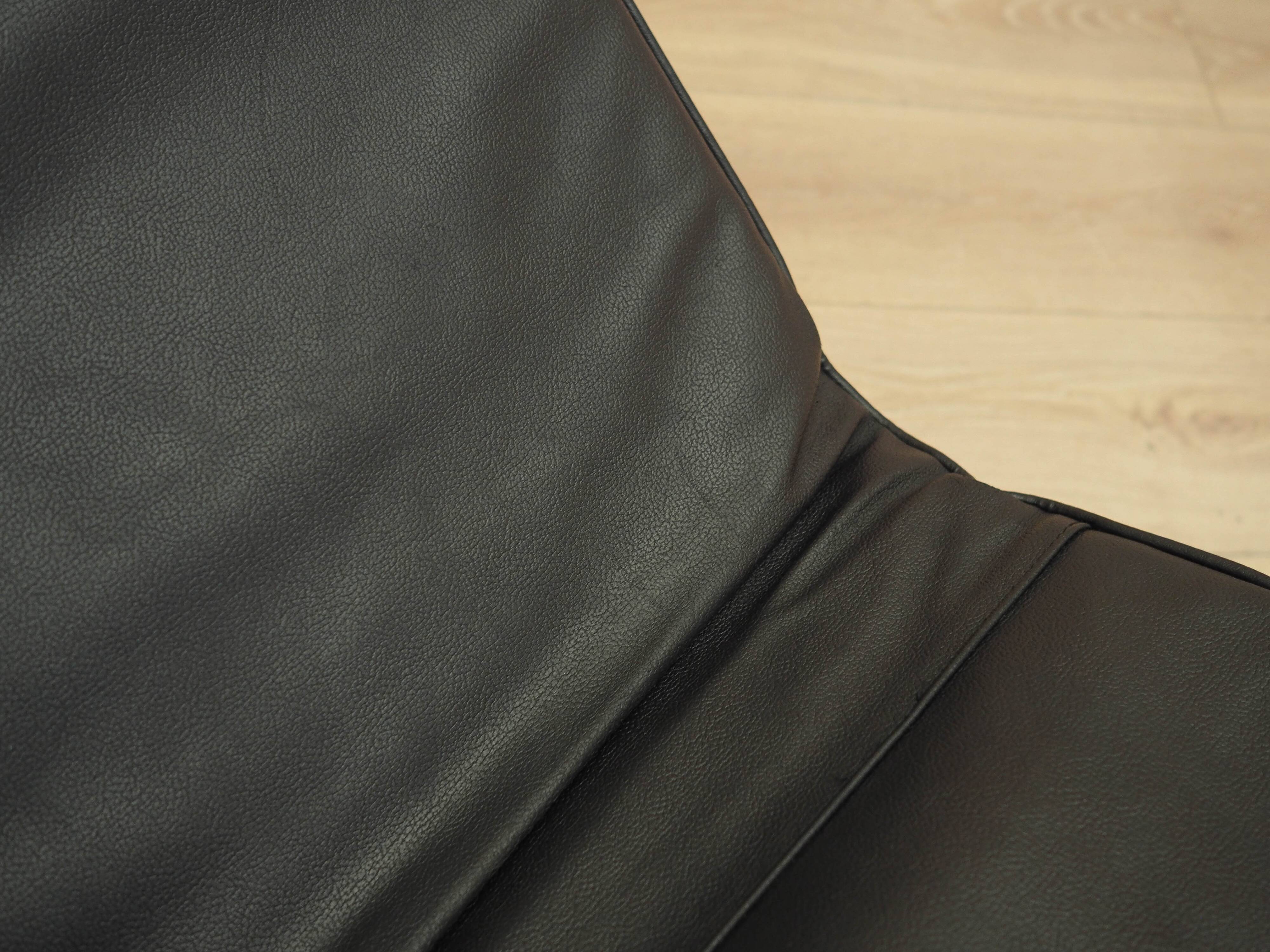 Leather chaise longue, LC4 style, 1980s, made in Italy