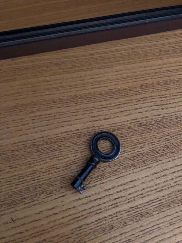 Meuble / bibliothèque / enfilade haute en frêne Minvielle