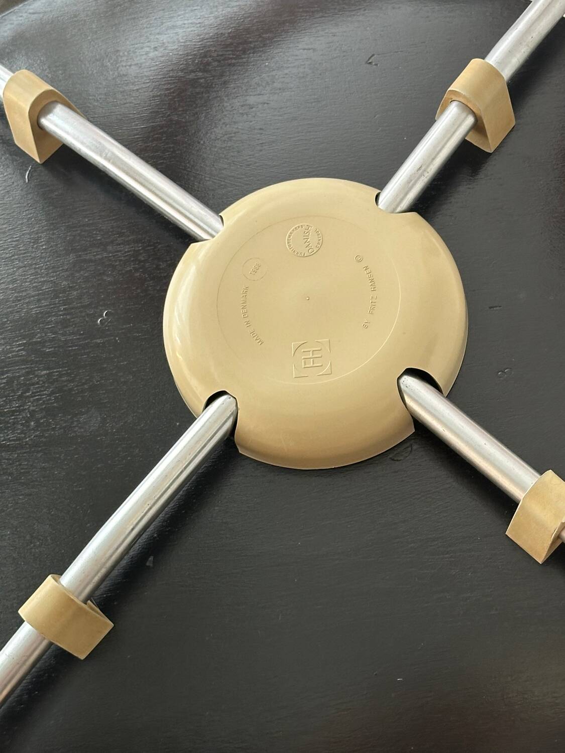 3 Arne Jacobsen Series 7 chairs