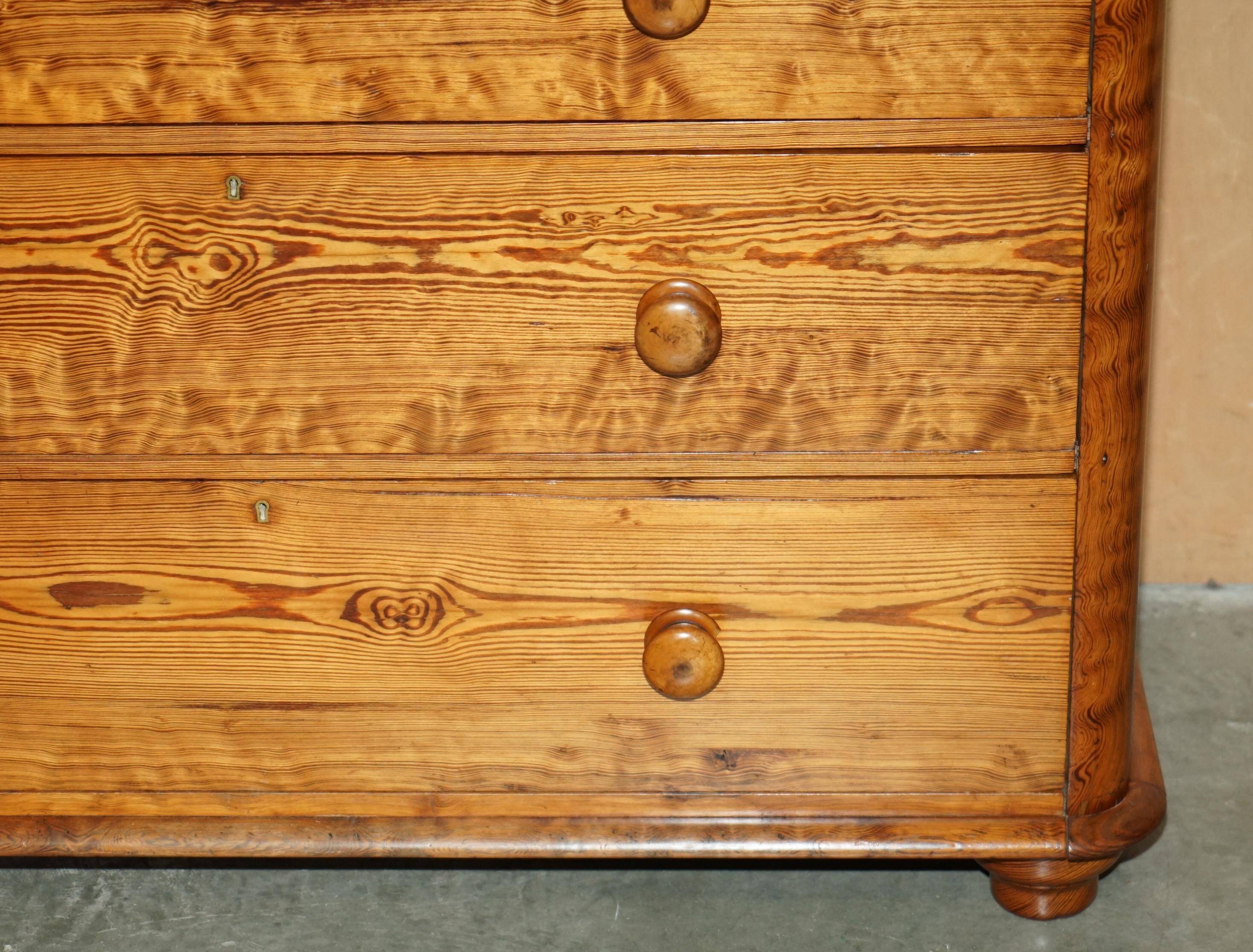 Large Victorian chest of drawers in solid pine from around 1880.
