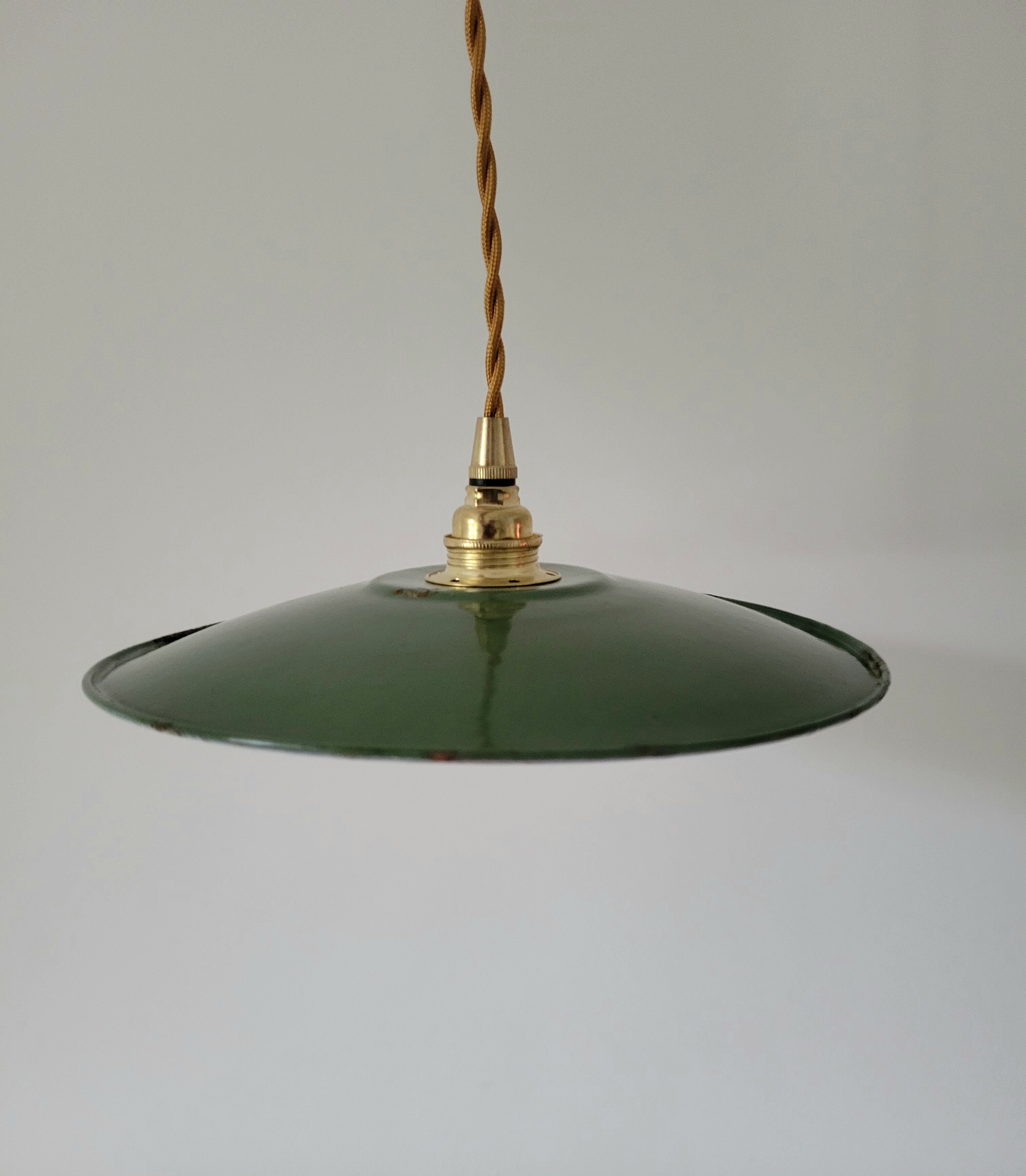 Enamelled sheet metal suspension