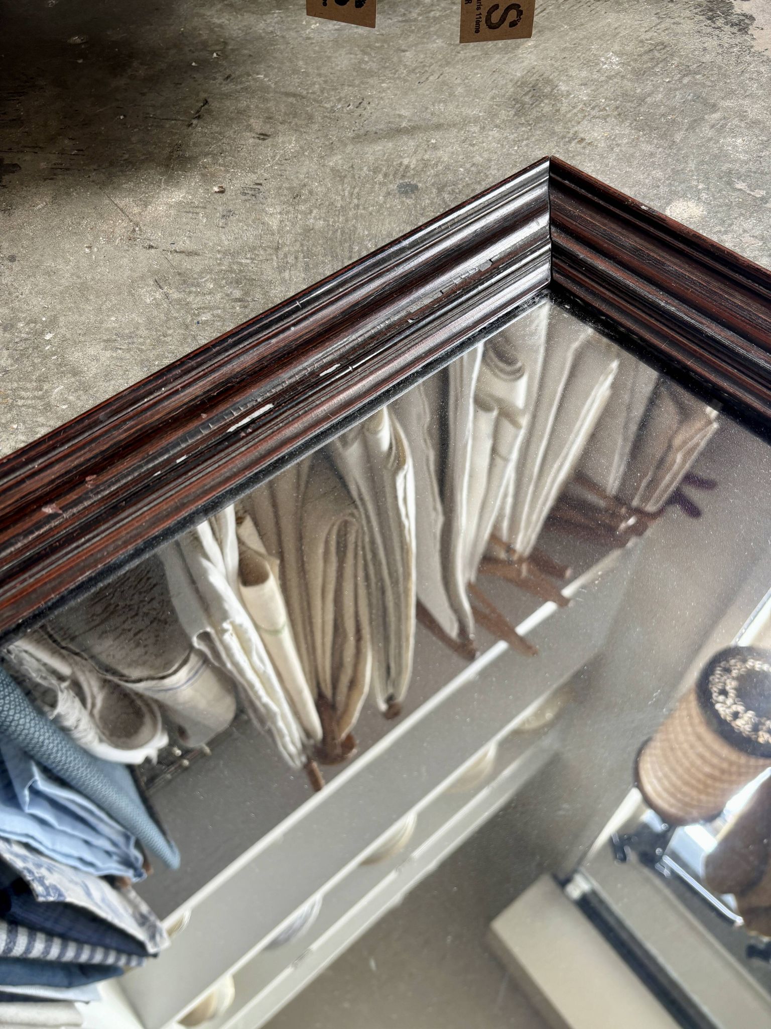 Dark wooden mirror ☐ 49.5 x 40 cm