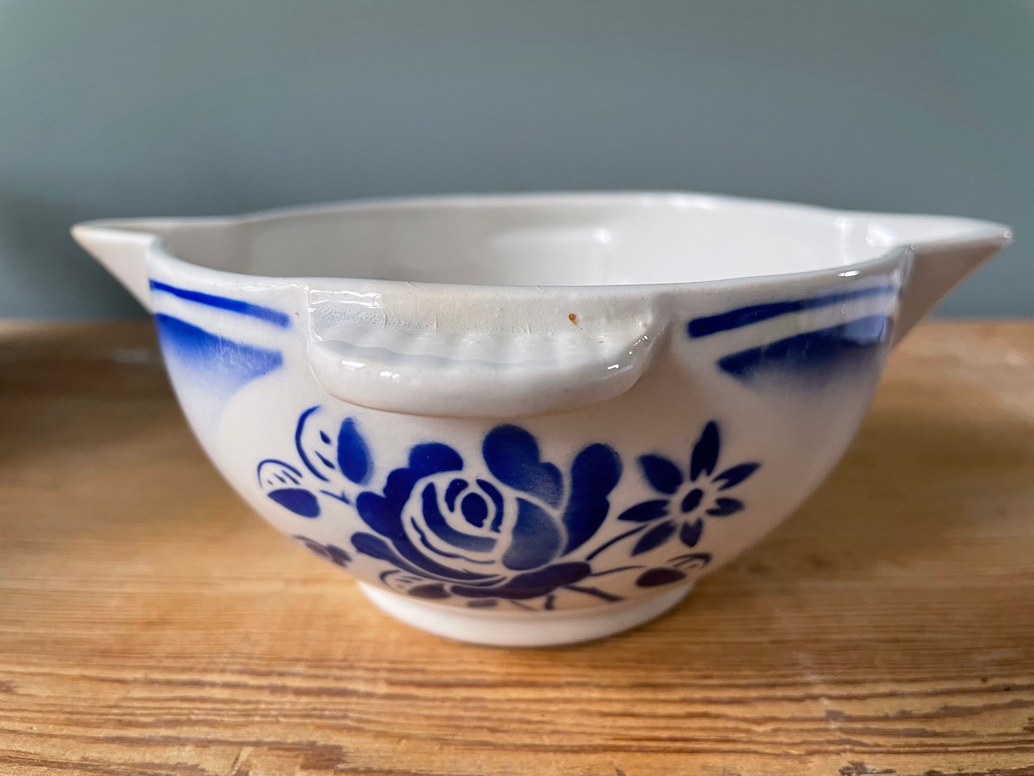 Gravy boat and tureen in half porcelain from Badonviller