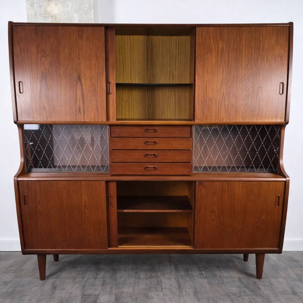 Double enfilade bar in teak by Poul M. Jessen for PMJ Viby, Denmark, 1950.