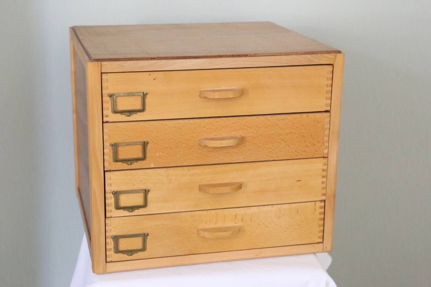 Drawer storage unit