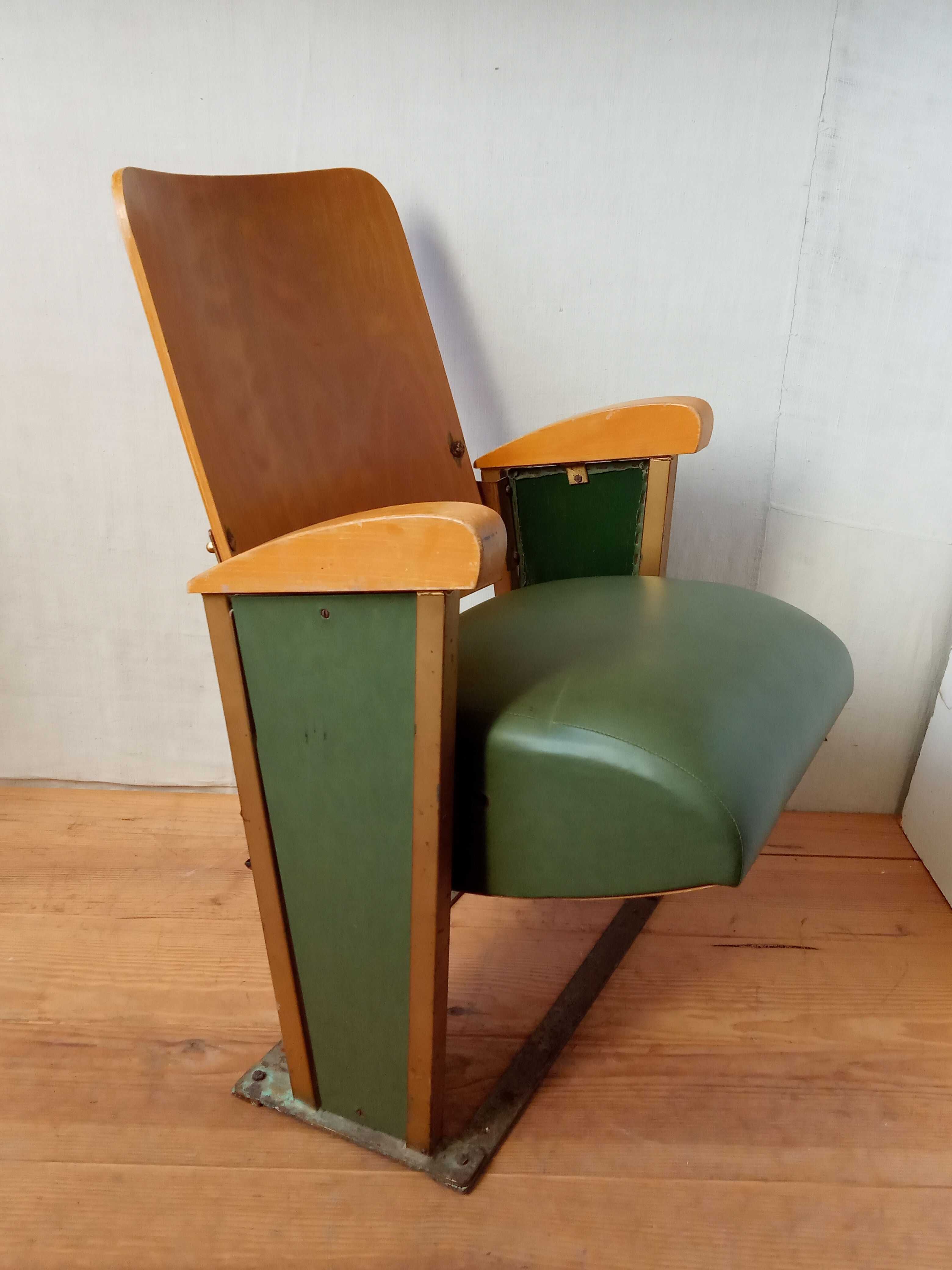 1950s movie chair