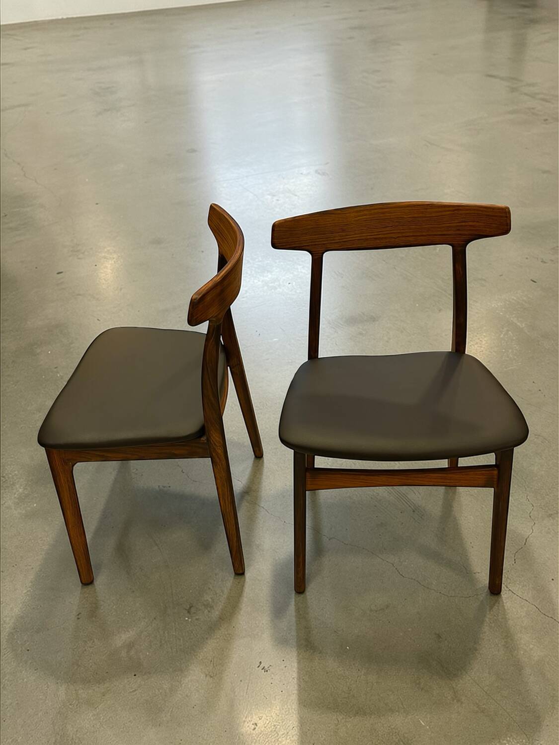 Paire de chaise Henning Kjaernulf pour Bruno Hansen, Danemark, 1960
