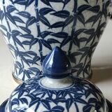 Old lidded vase/potiche/jar. origin/thailand. decorated with indigo blue palm trees. 23 x 14 cm