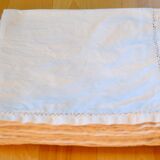 Nappe brodée et ses huit serviettes