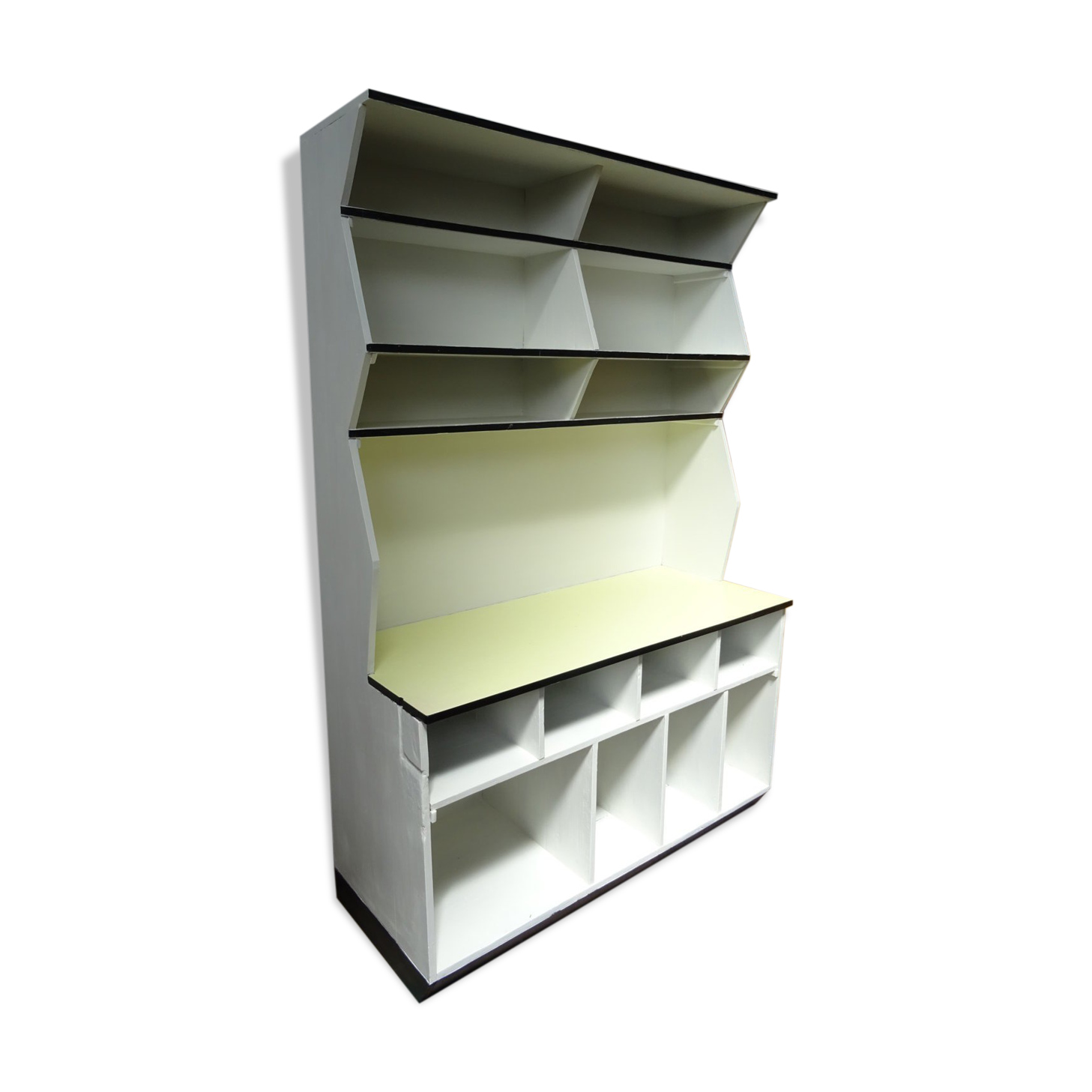 Grocery shelf counter