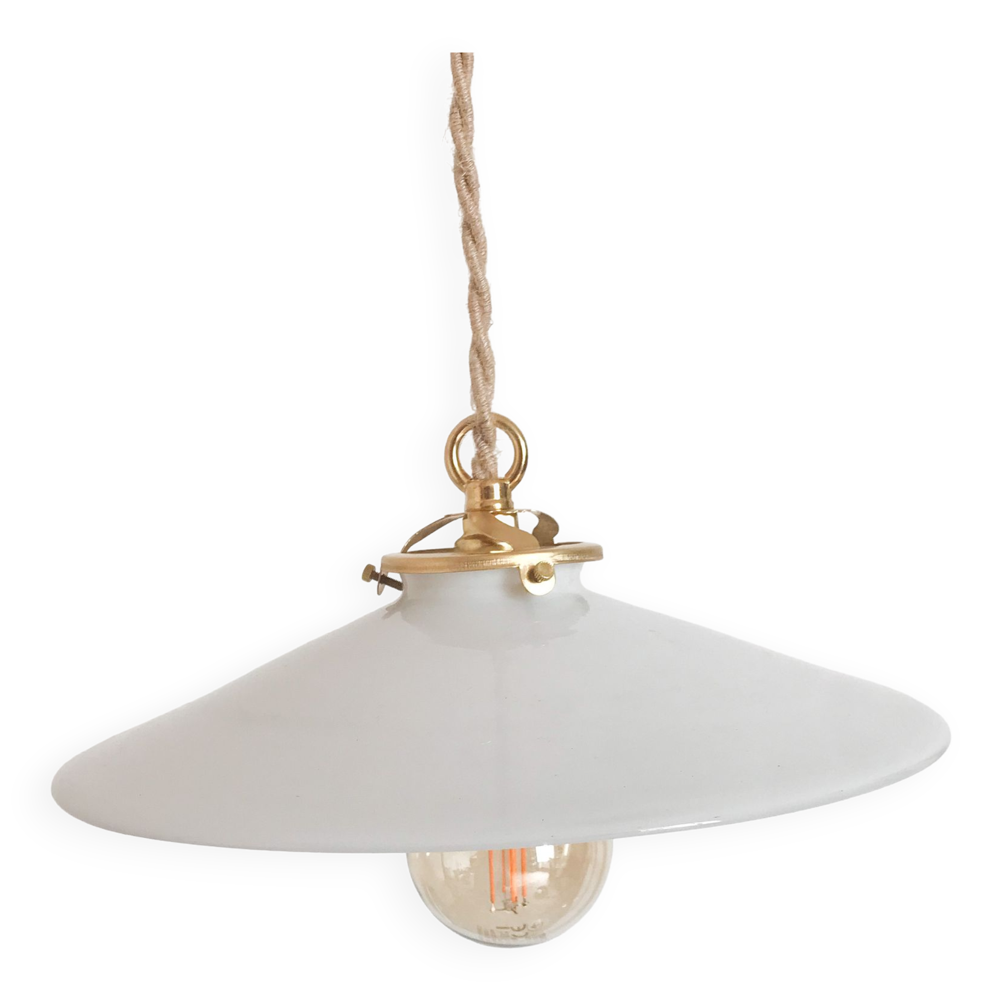 Old opaline flat suspension