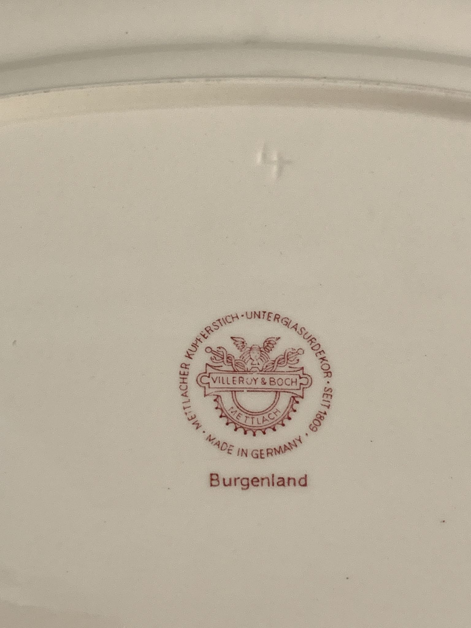 Oval flat Villeroy and Boch, model Burgenland red