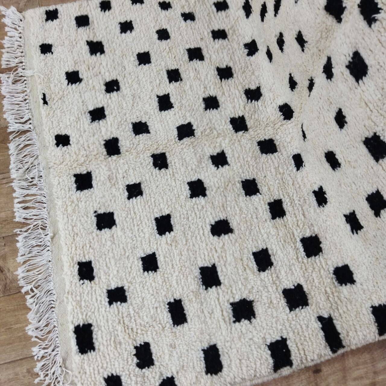 Handmade Moroccan Berber Rug 255 X 138 CM