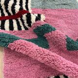 Traditional handwoven Berber rug, size 145 x 255 cm