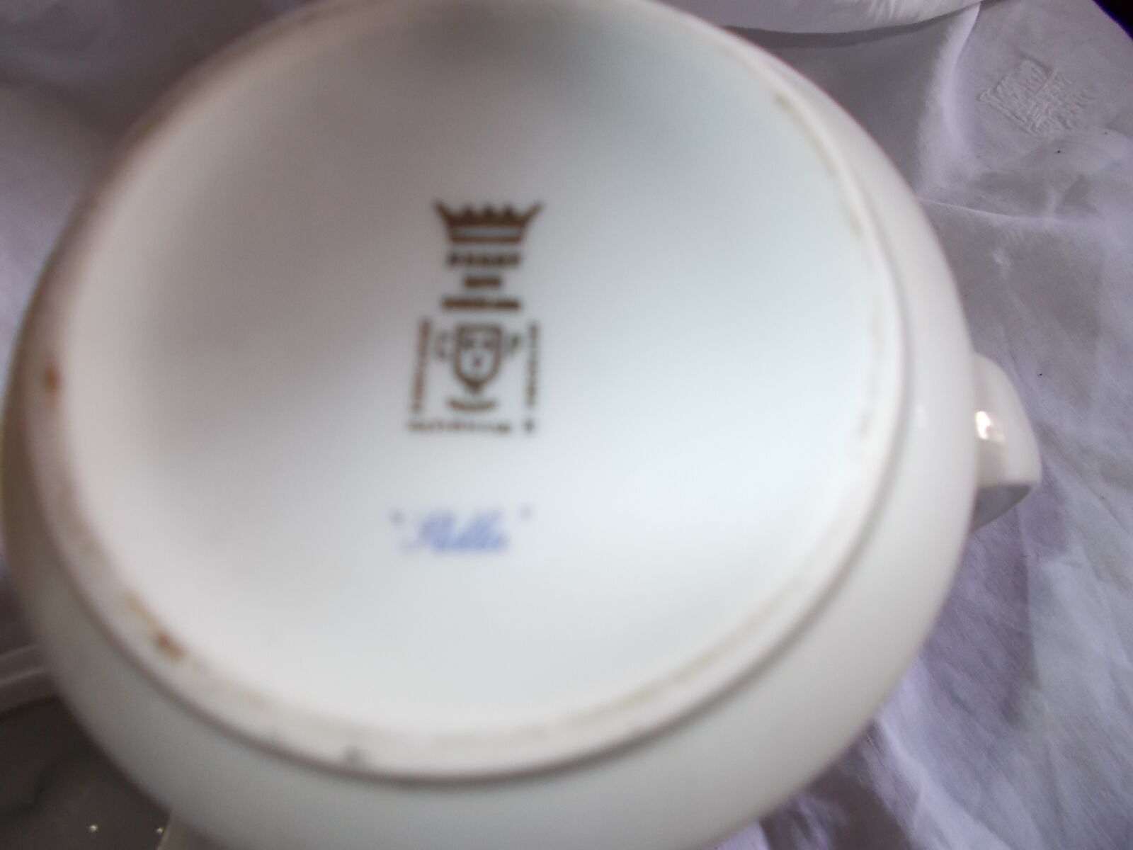 Berry's high porcelain coffee maker