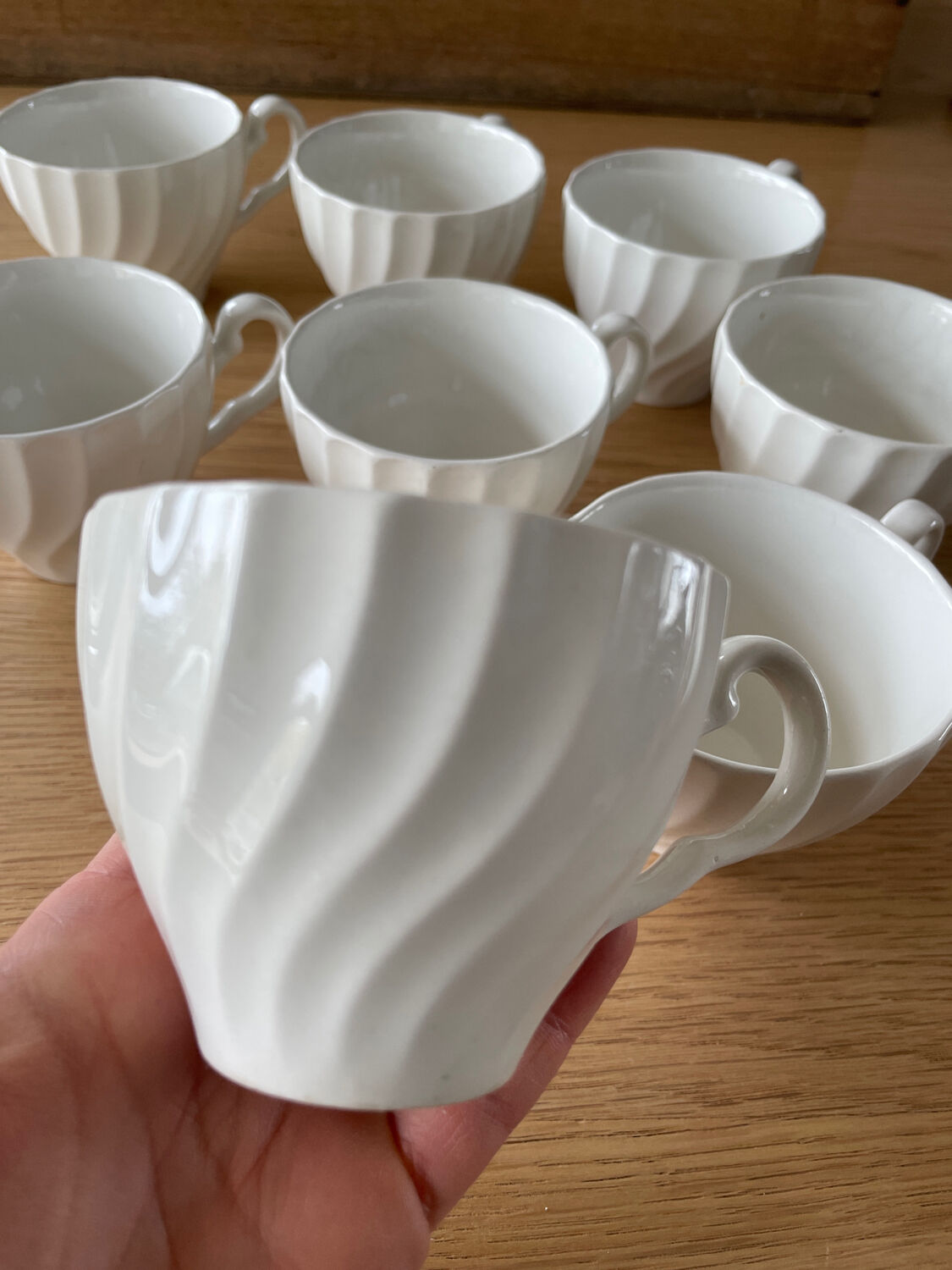Set of 8 English cups