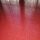 Table en formica rouge en tbe