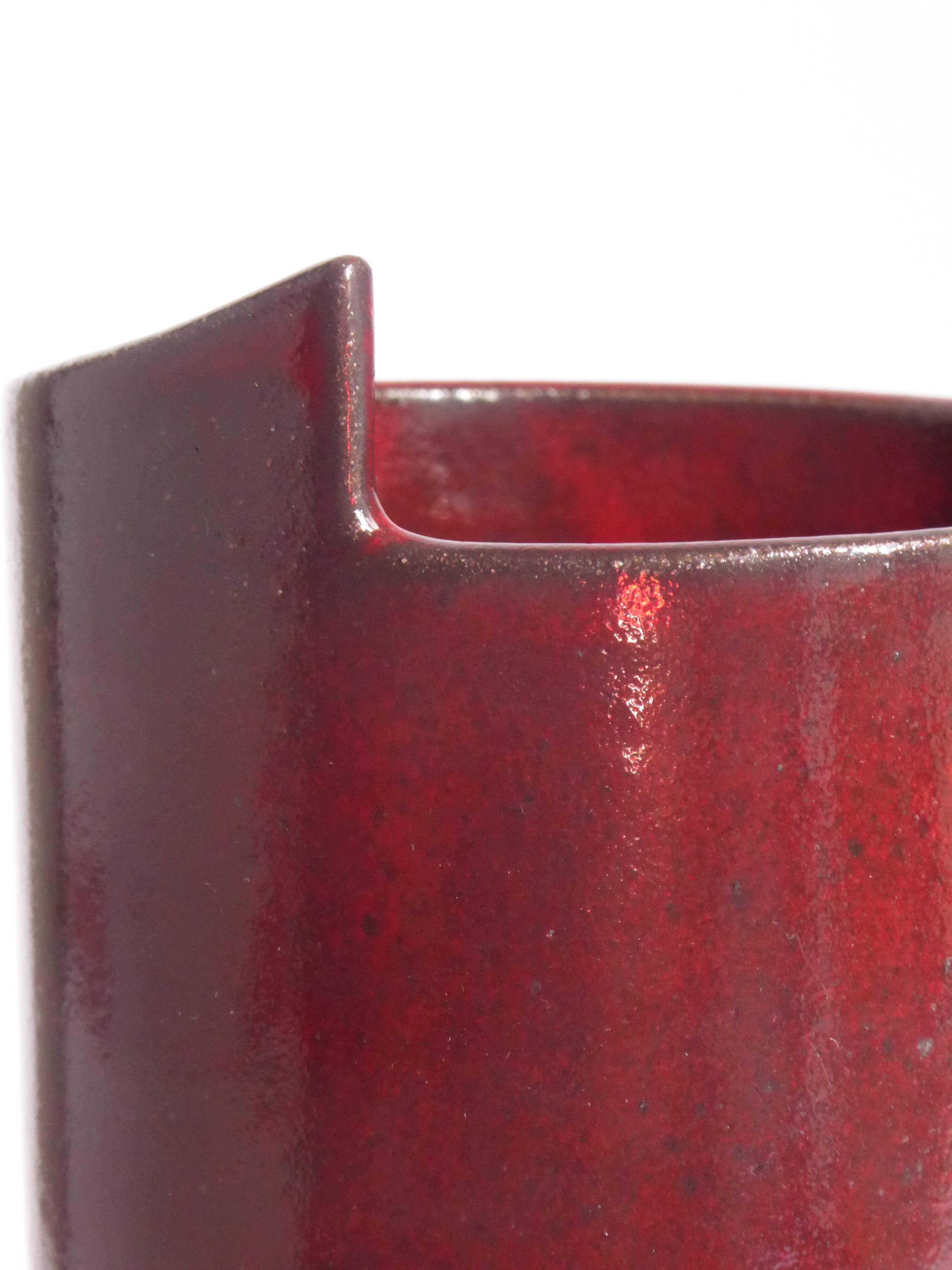 1950 vase in sandstone with cut neck