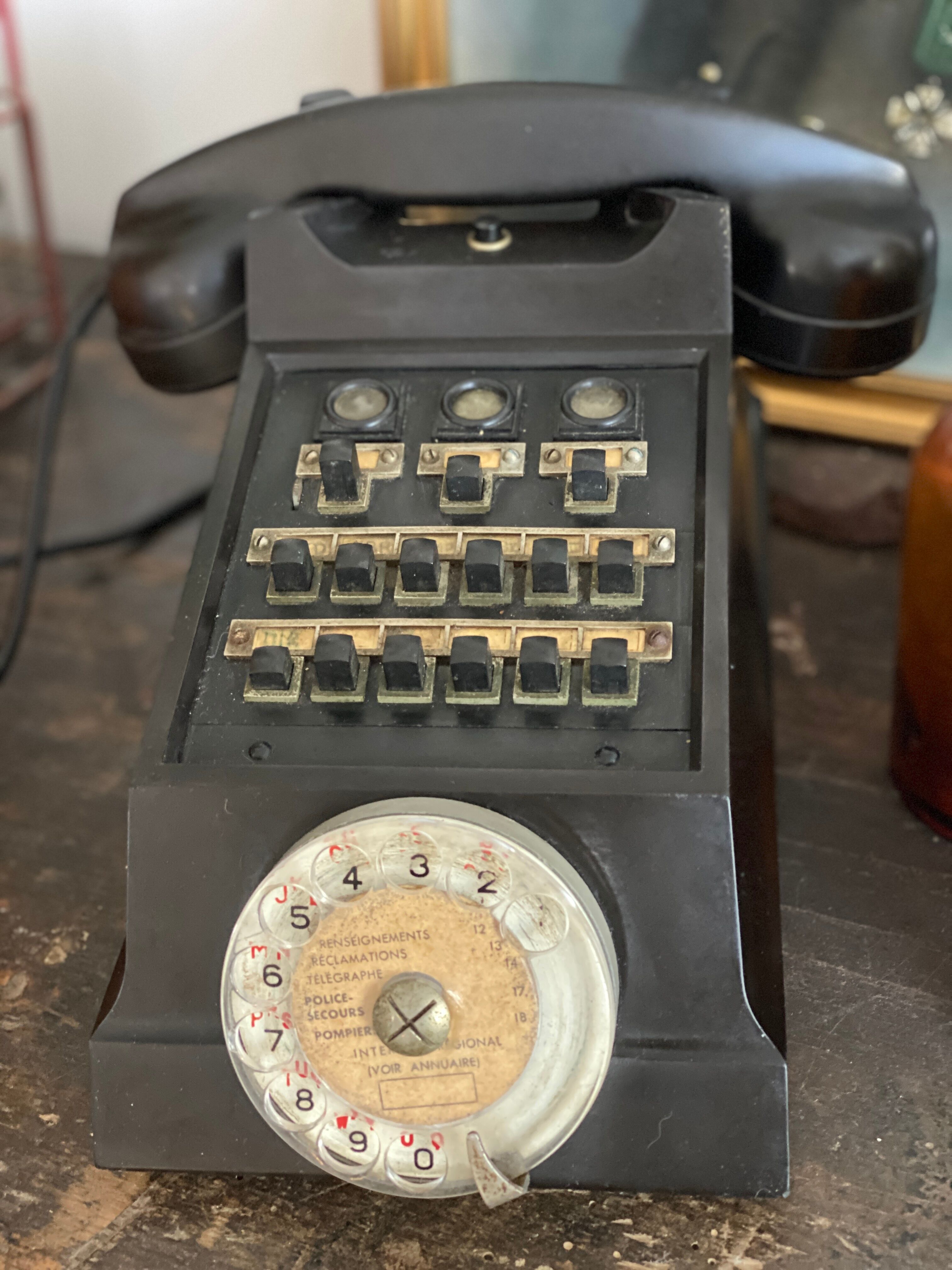 Téléphone bakélite vintage