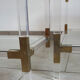 Paire de tables basses italiennes plexiglass, verre et laiton années 70