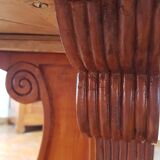 Oval extendable dining table in solid cherry wood