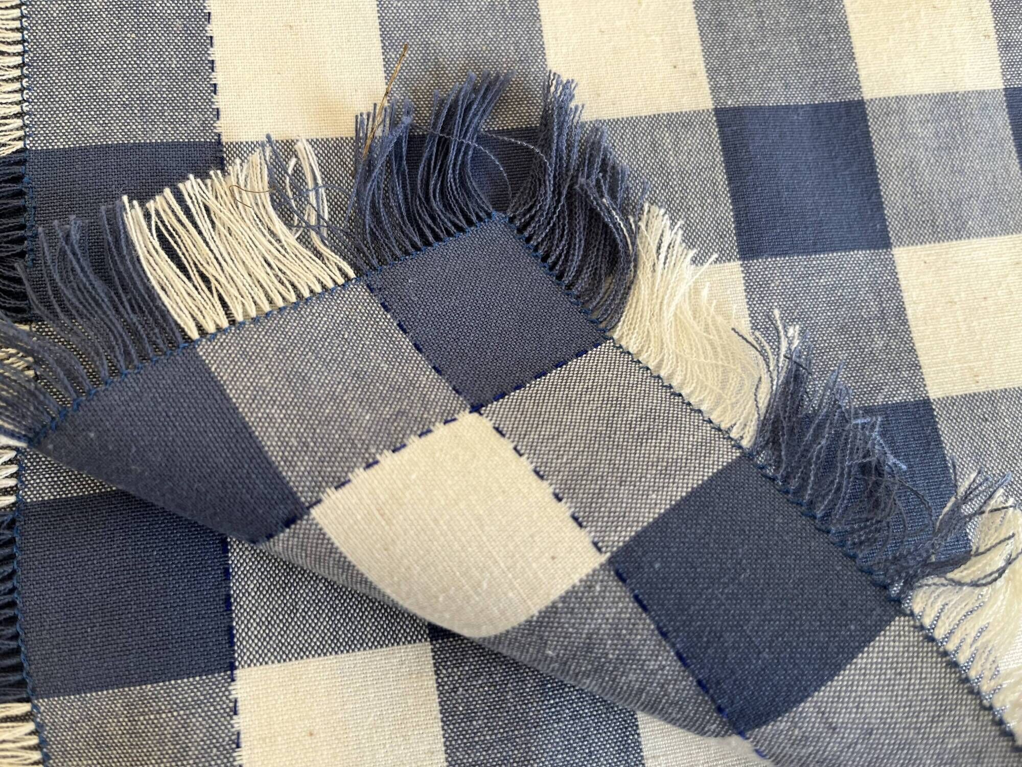 New fringed XL Vichy canvas tablecloth with 14 napkins, width 210cm.