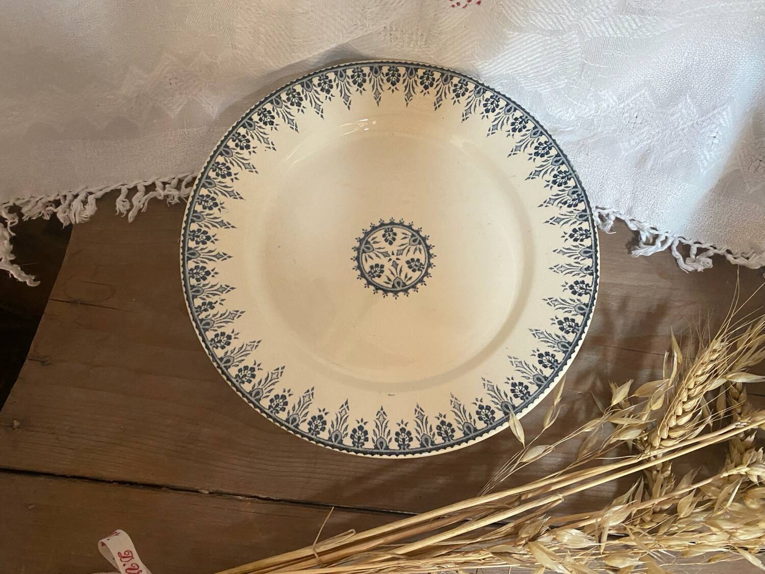 Assiette Sarreguemines et Digoin sur piédouche
