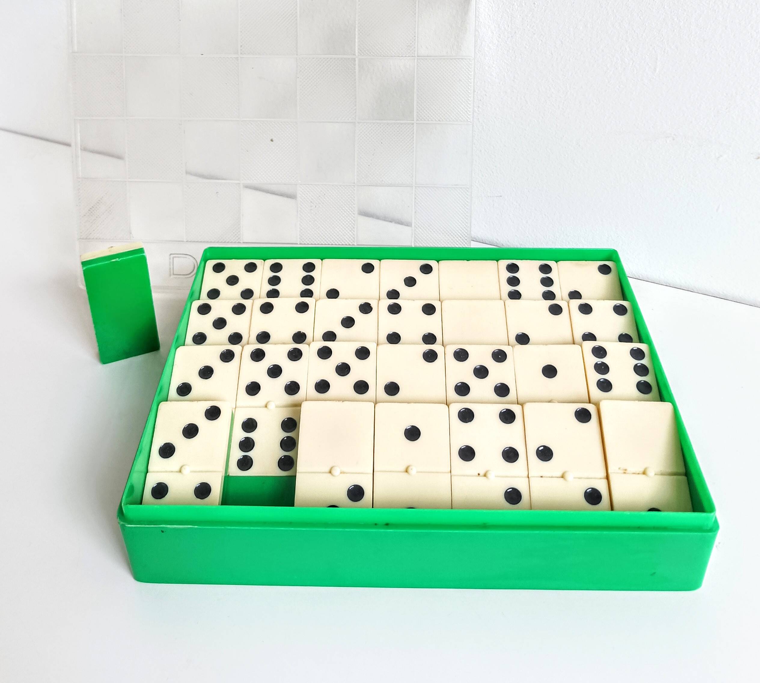 Vintage 70/80s plastic domino game box