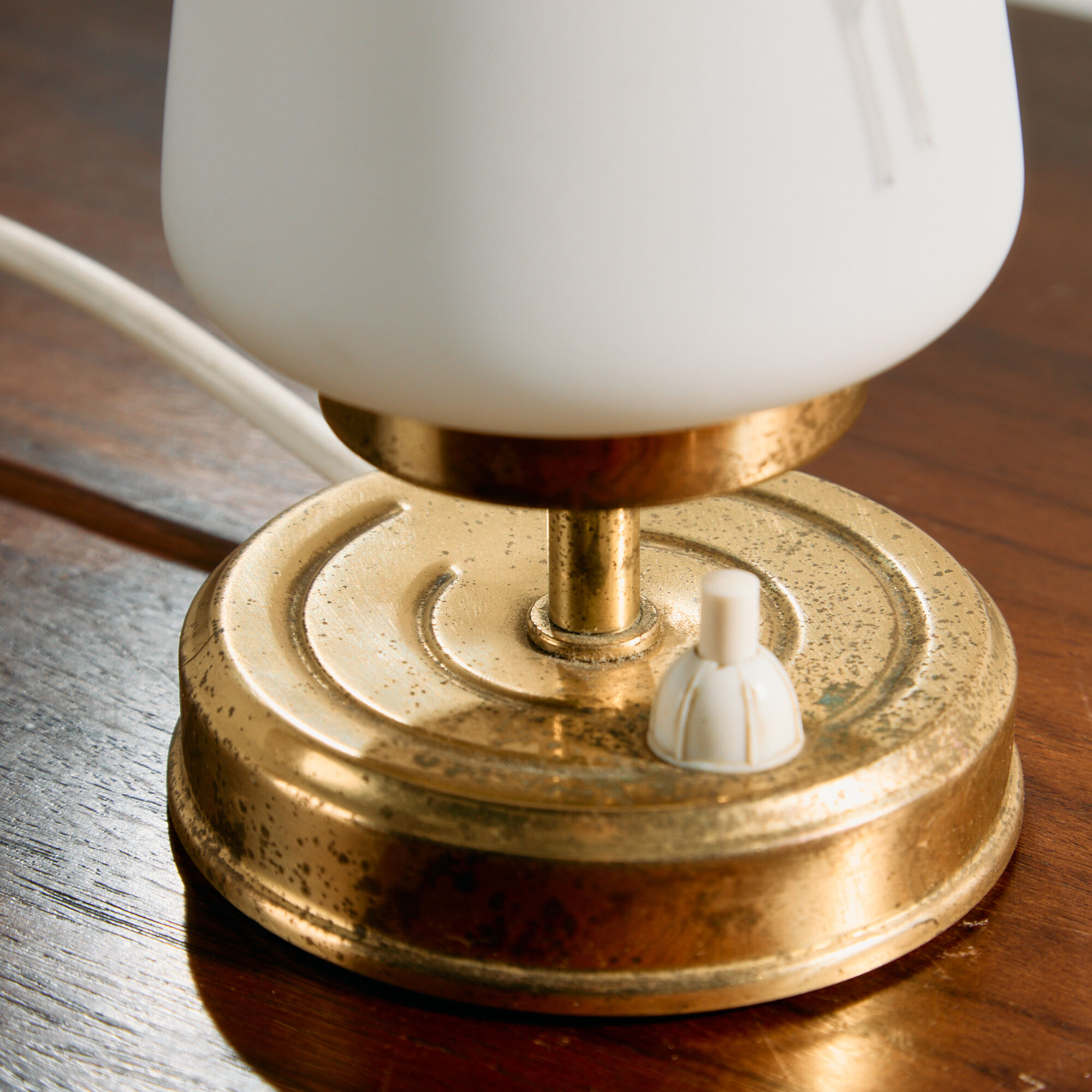 Lampe de table en laiton par Rupert Nikoll