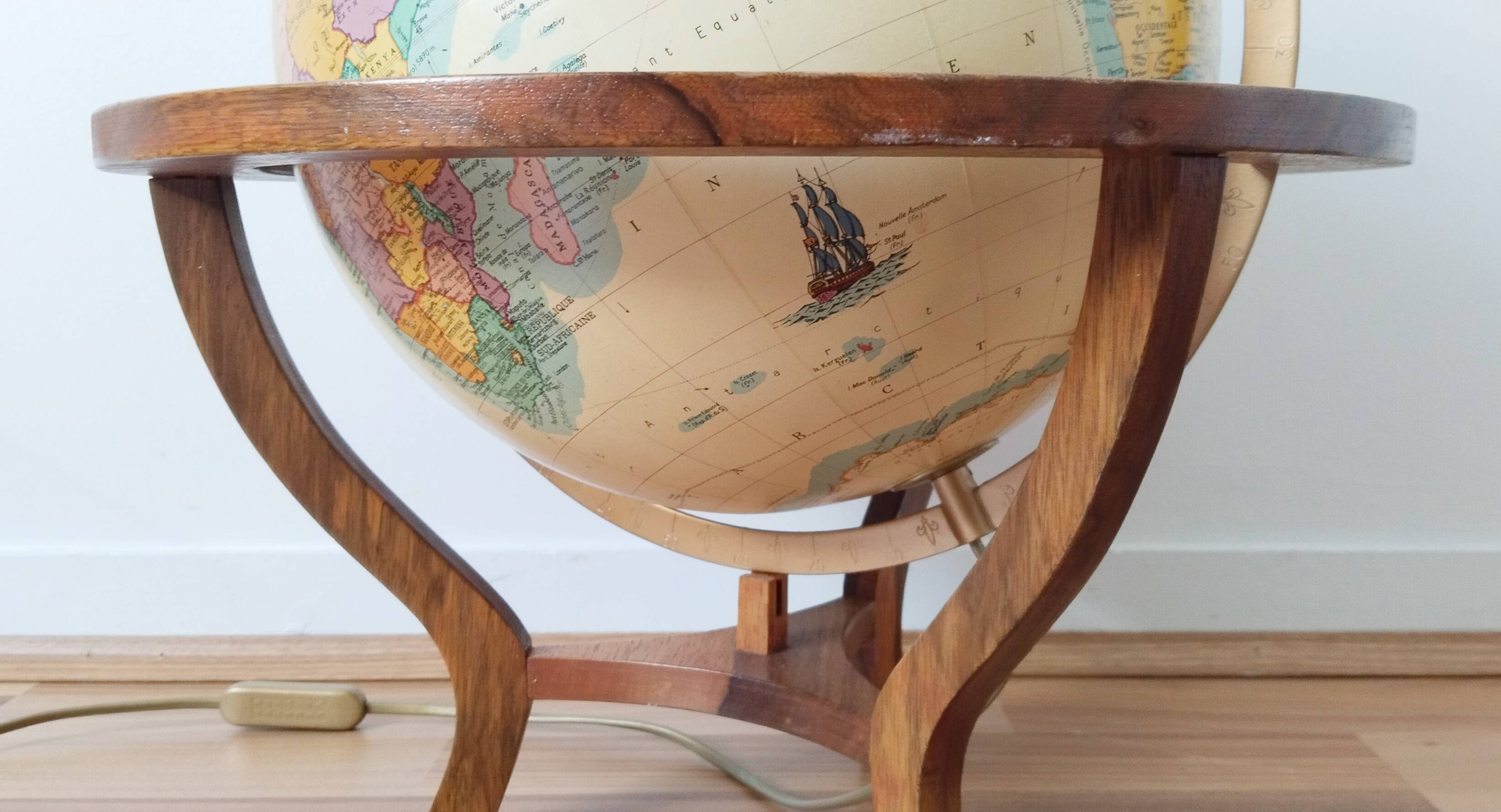 Taride illuminated terrestrial globe, wooden tripod, 1993