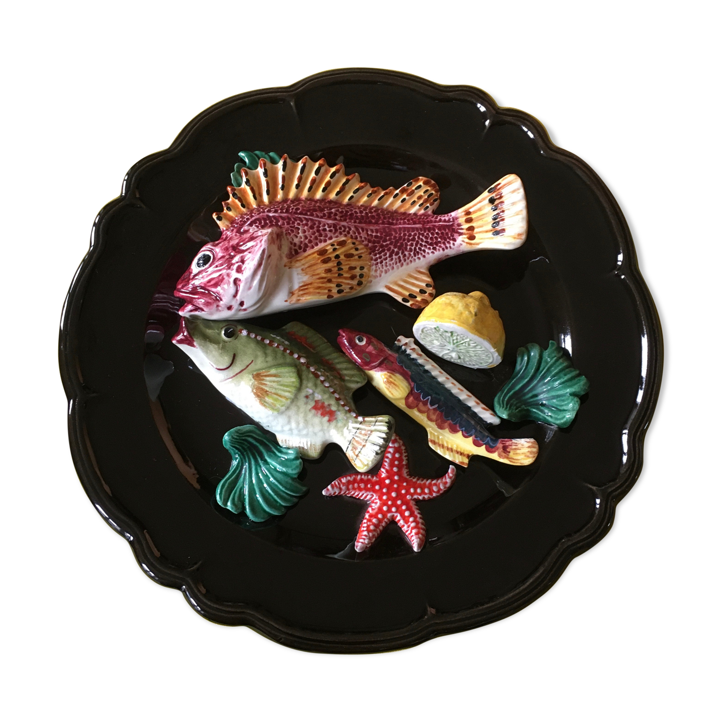 Ceramic dish trompe l'oeil