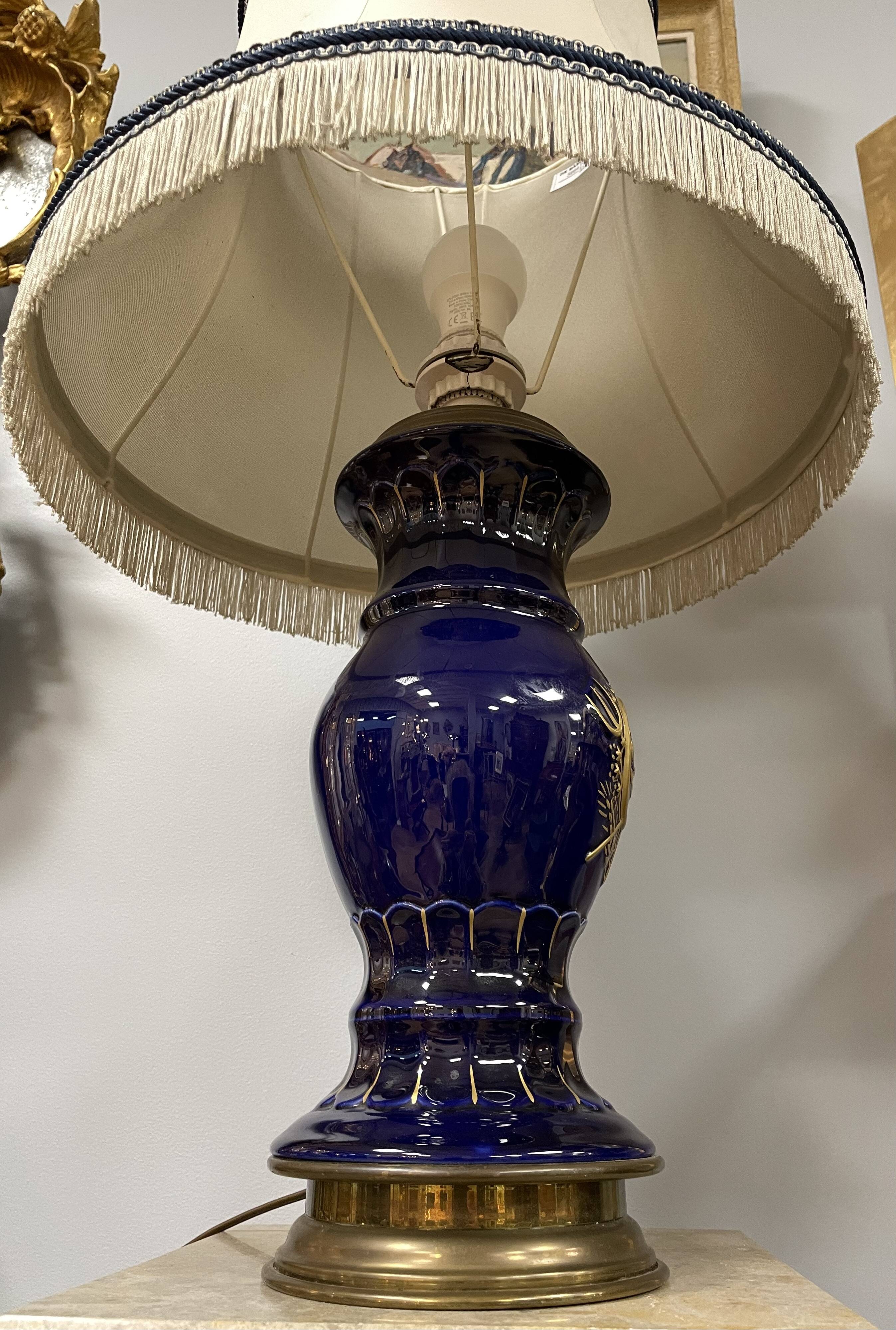 Lamp, porcelain base from the 20th century