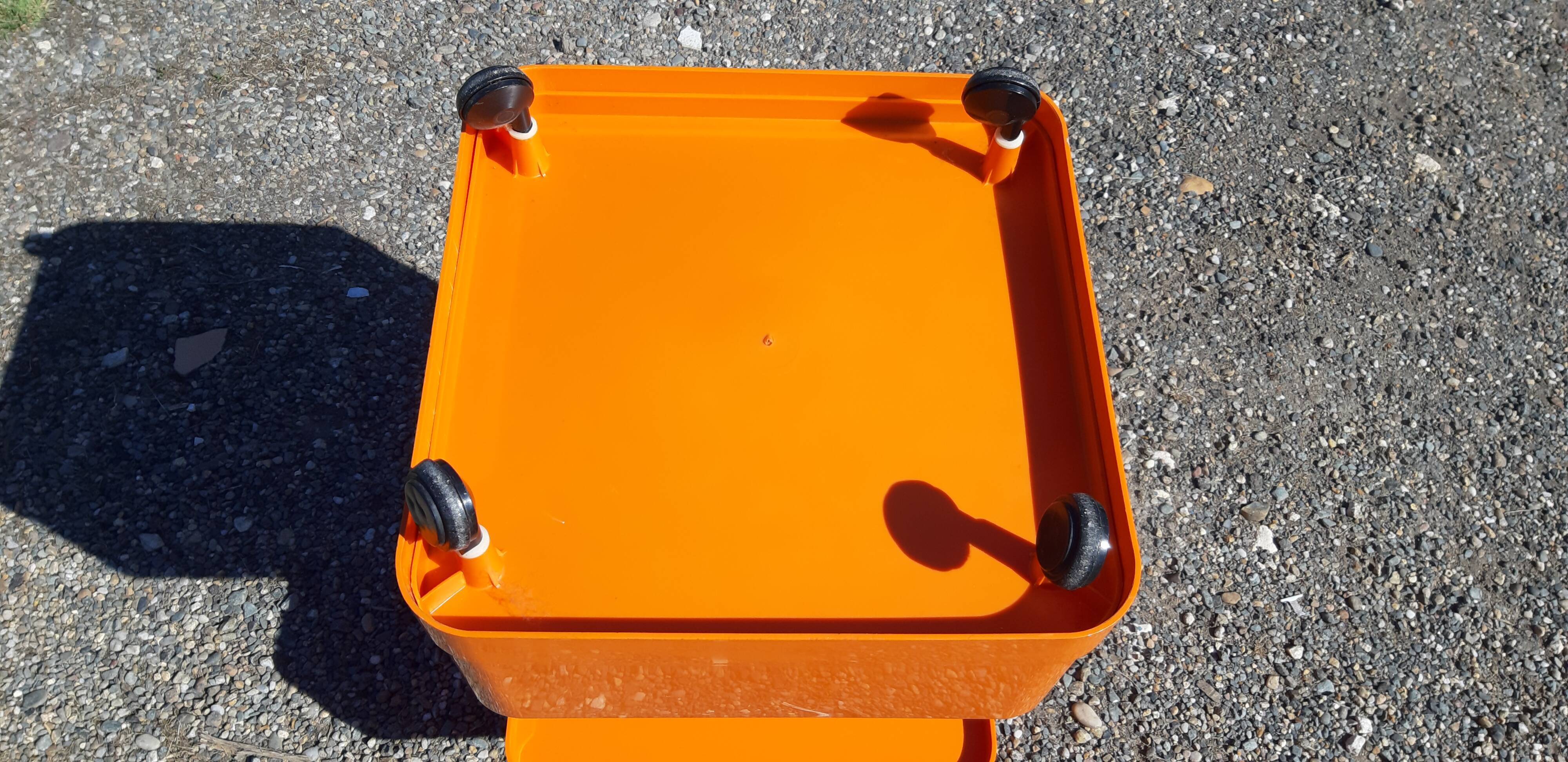 Modulable vintage furniture