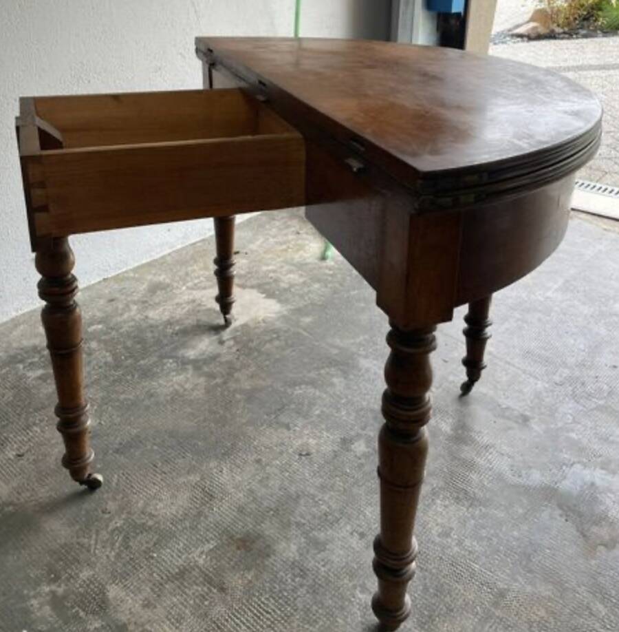 Half-moon table