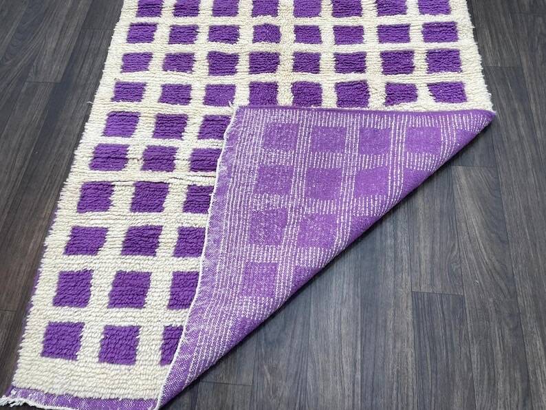 Handmade Berber rug in pure wool, size 150 x 250 cm