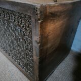 Coffre en bois Haute époque Cévenol