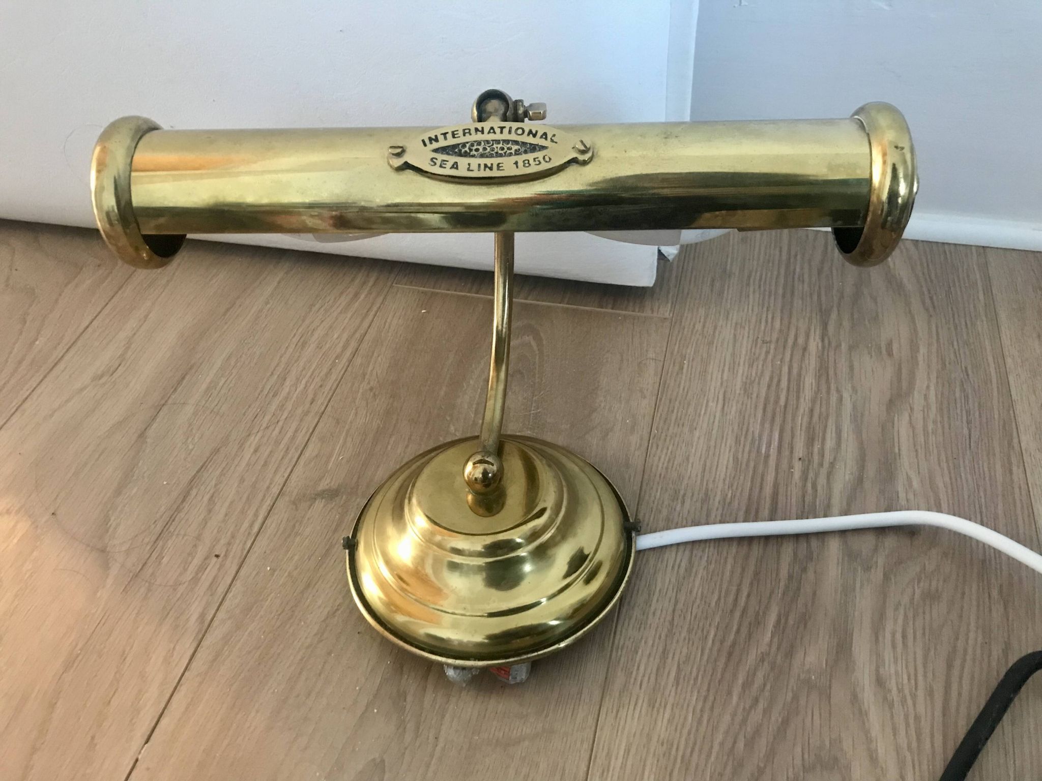 Magnificent antique wall lamp of Notary/Banker/Articulated Piano in brass.