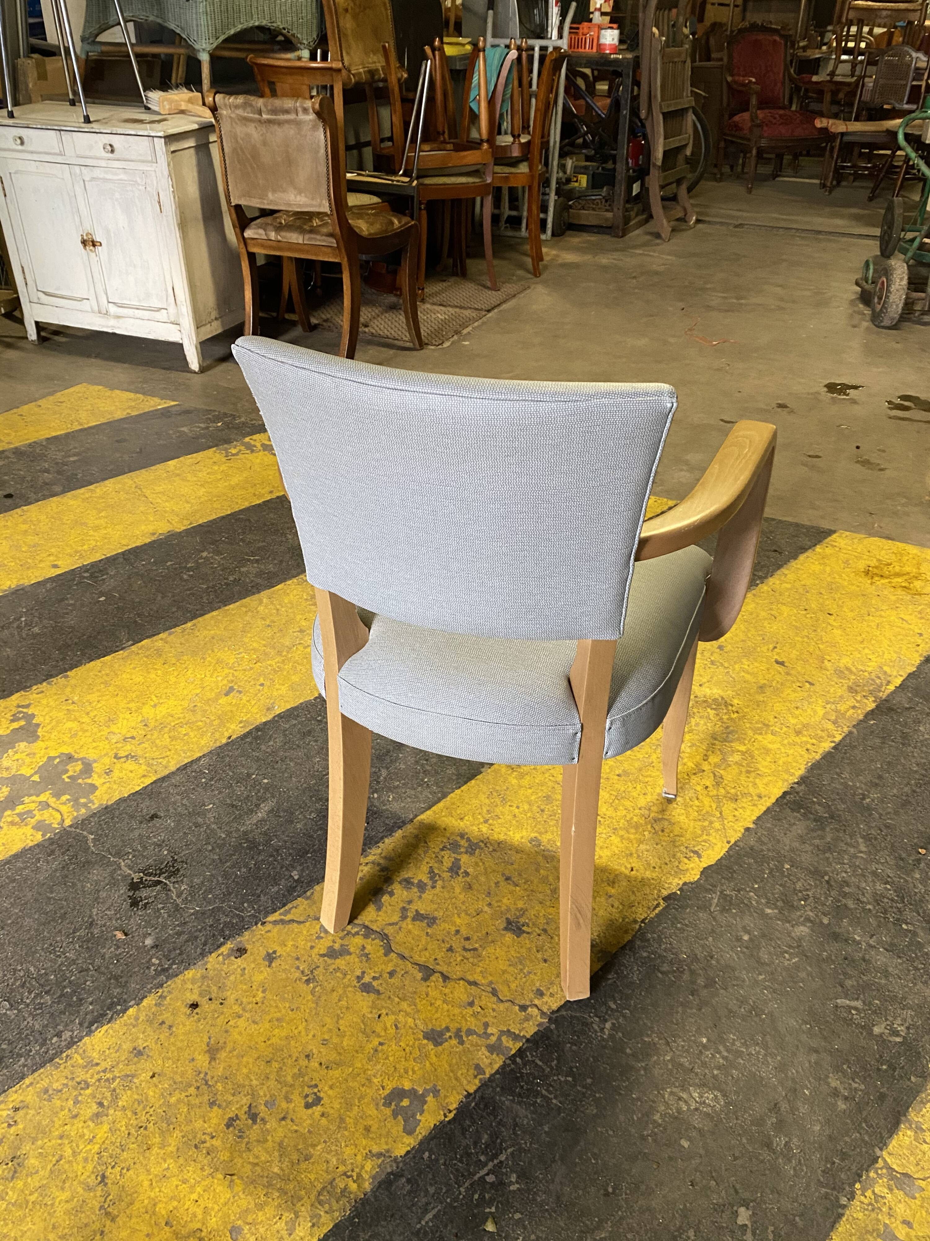 Rosello brand bridge chair