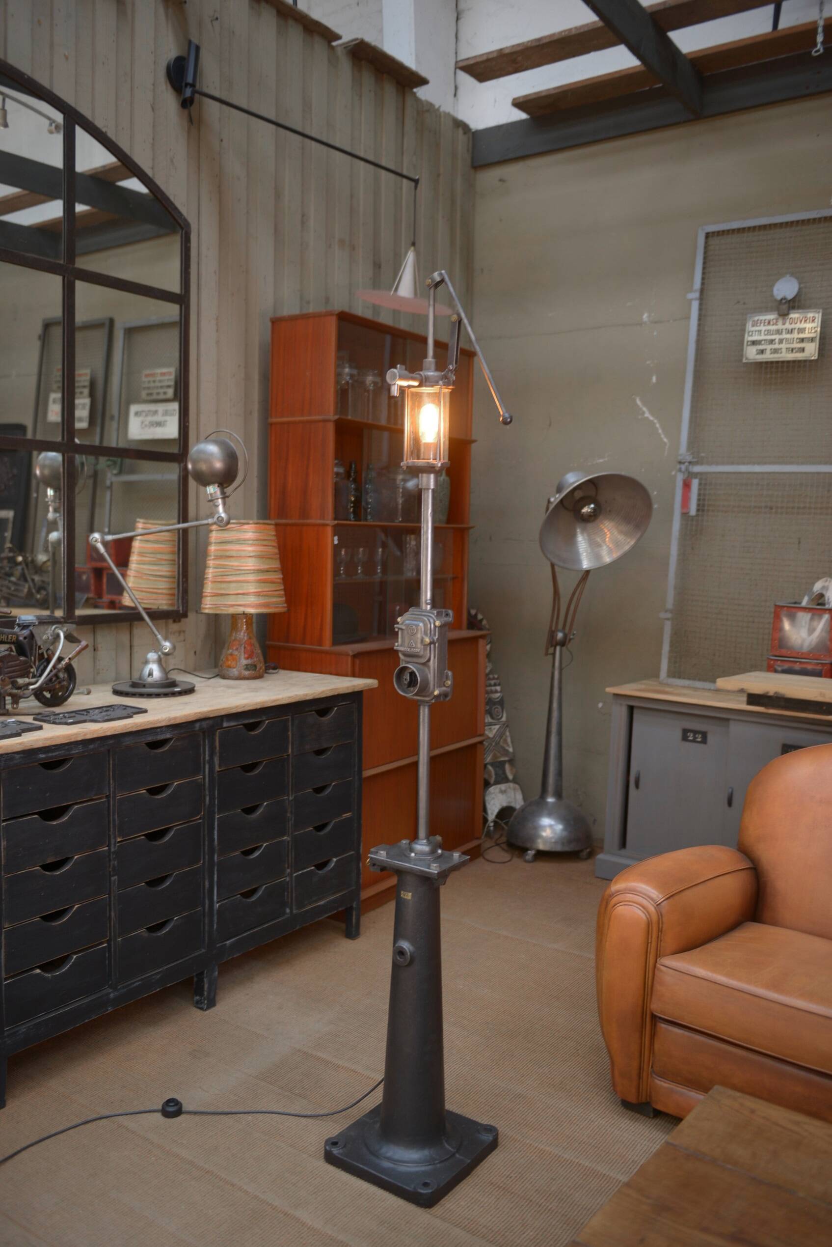 Old gas pump floor lamp in cast iron metal and glass 1930