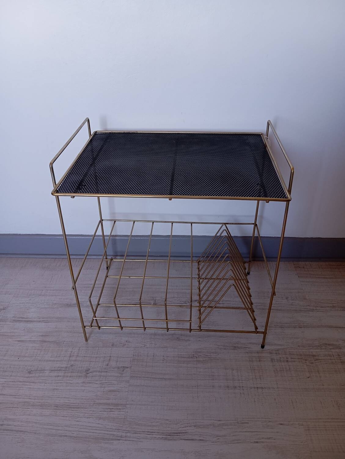 Vinyl storage table