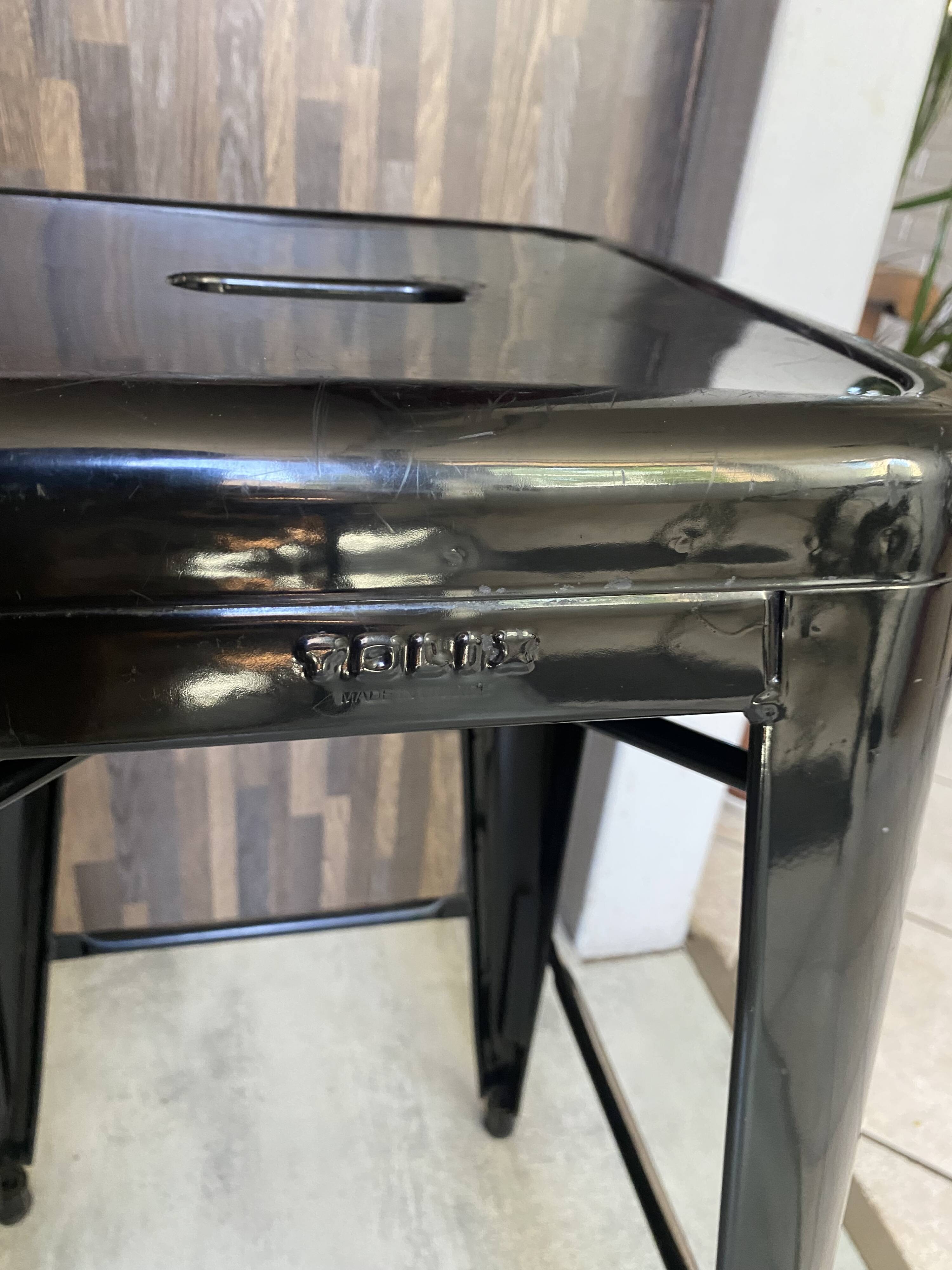 Tabouret haut de bar industriel tolix h75 empilables noir