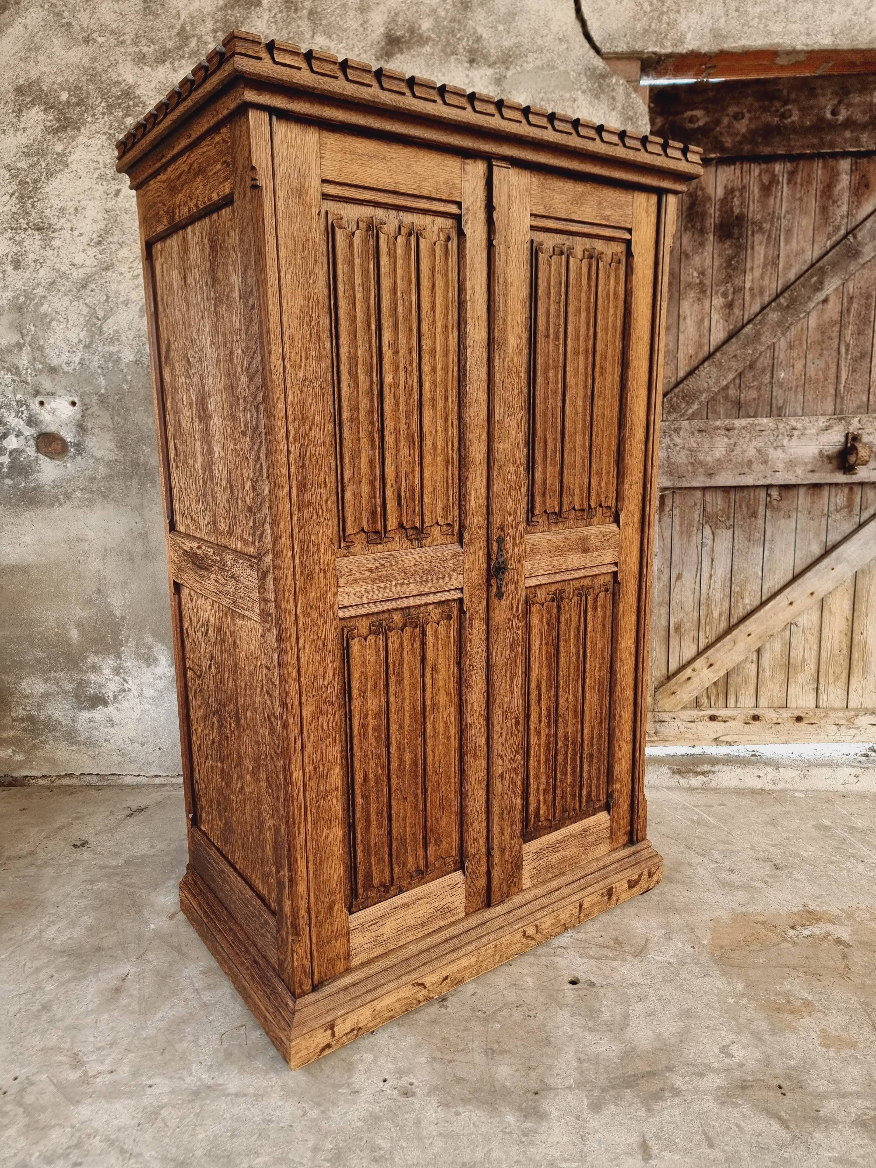 Antique cabinet drawercabinet Neo Gothic