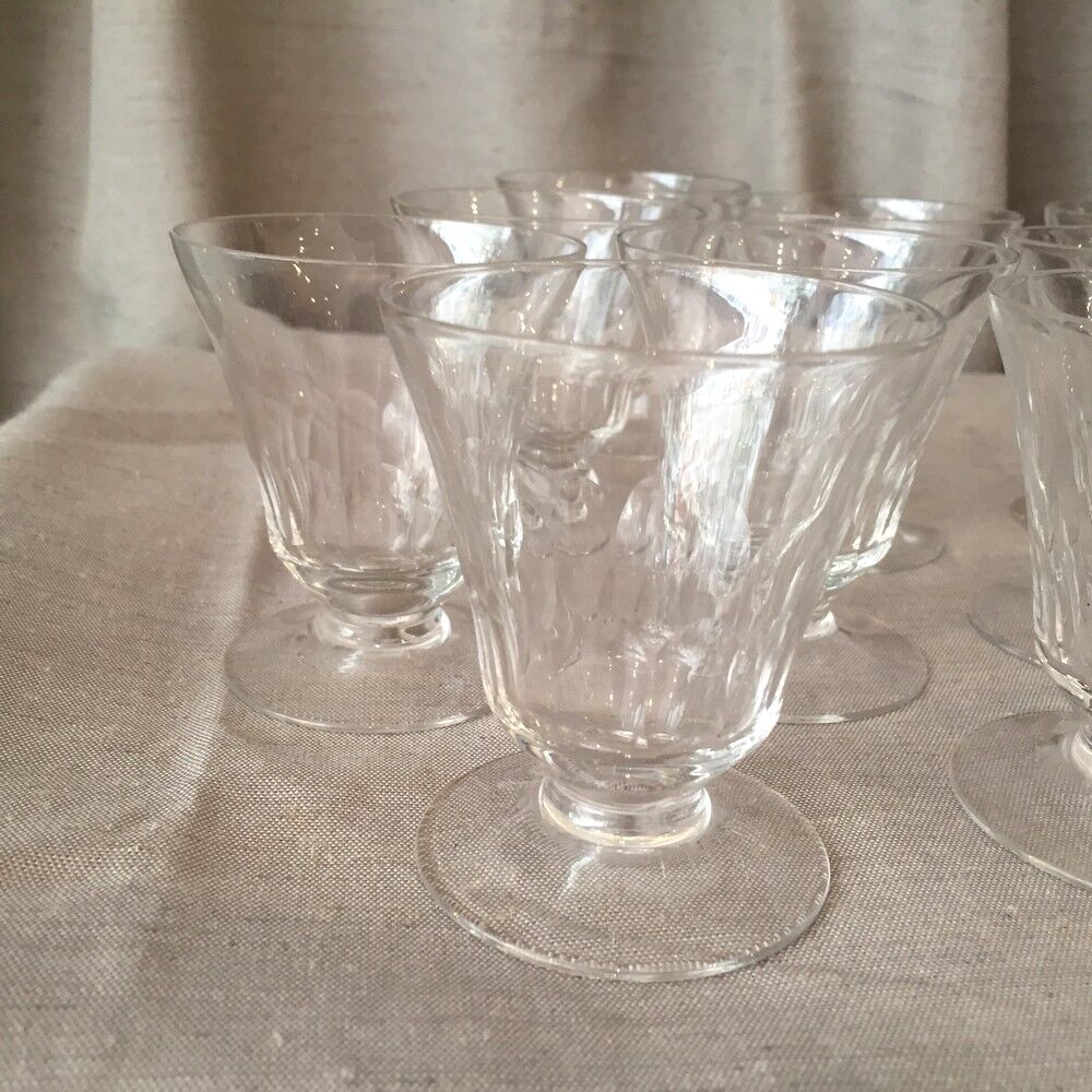 Suite of 11 glasses of cooked wine or port in sober and elegant glass