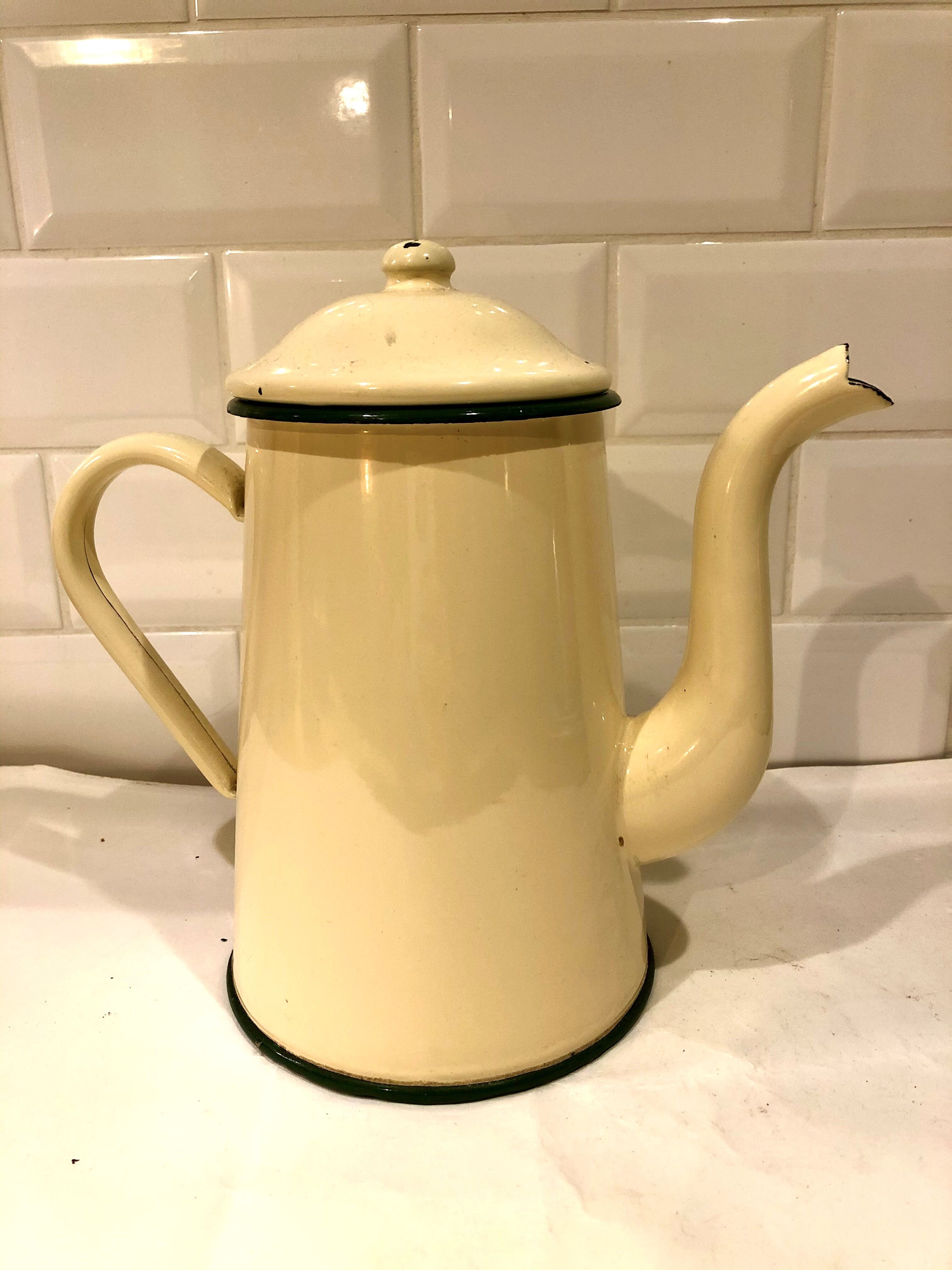 Enamelled coffee maker of the 1950s