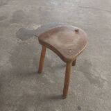 Tabouret en bois tripode