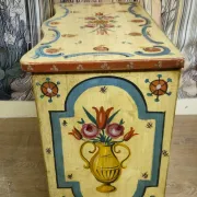 Painted commode, curved in Venetian Louis XV style – 20th century.