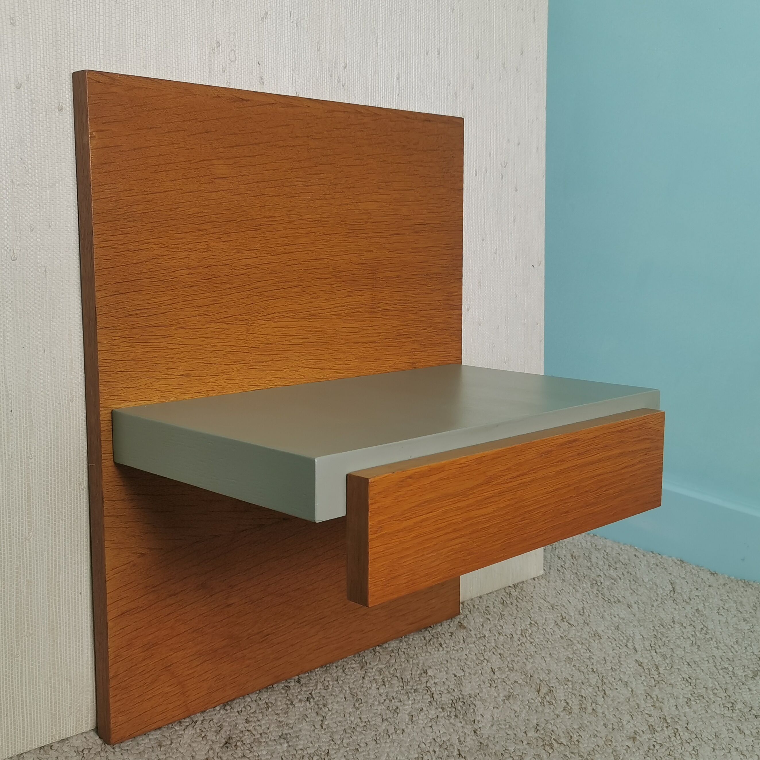 Hanging bedside