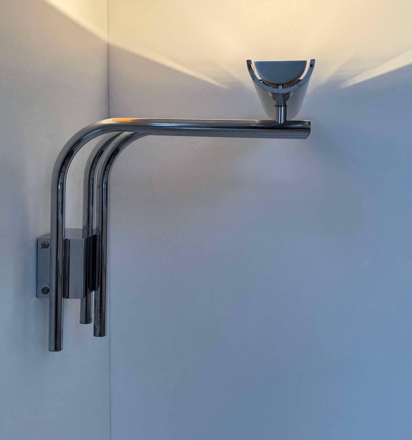 Vintage wall light 20581, chrome metal, by Verre Lumière Studio France 1978