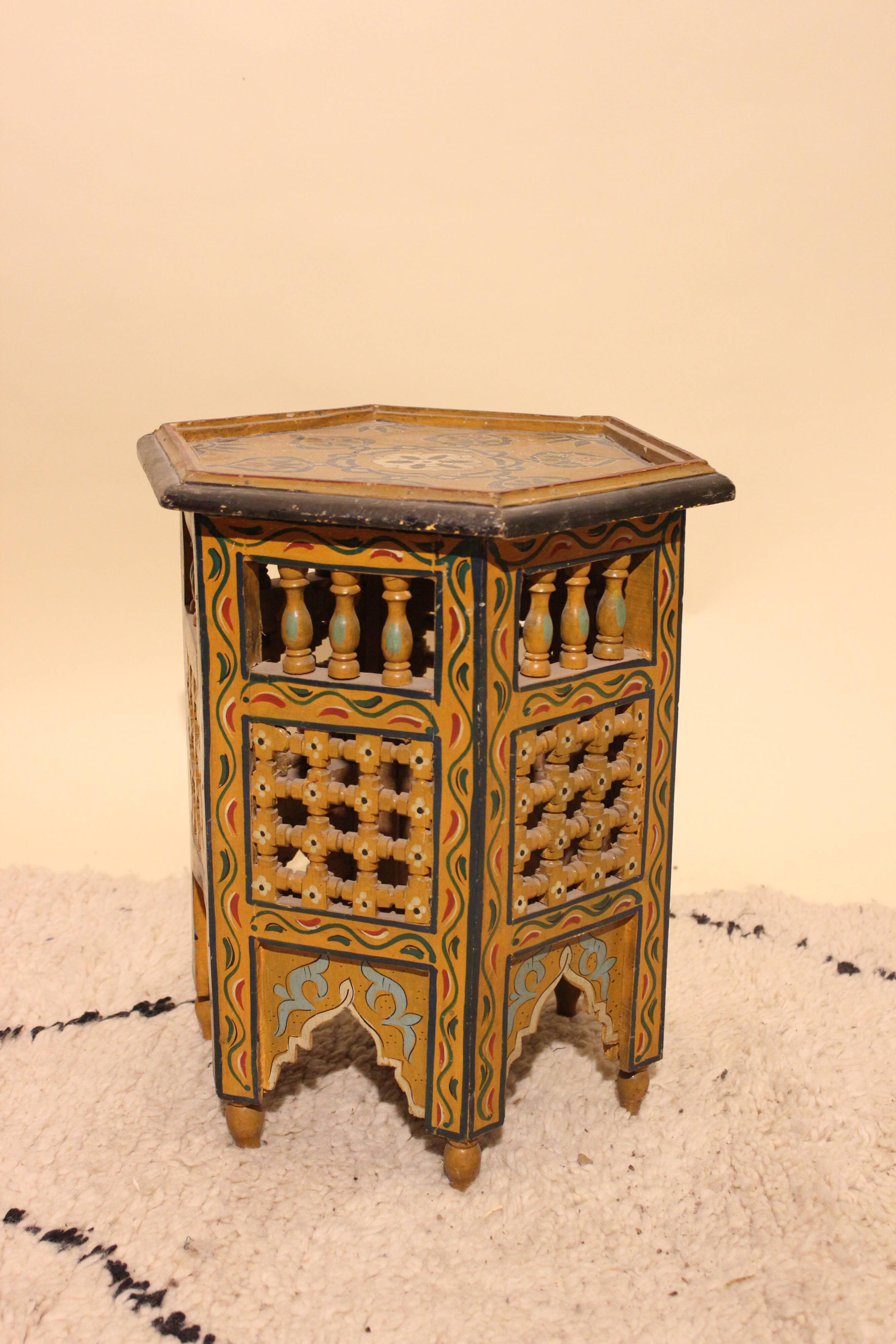 Table d'appoint en Moucharabia